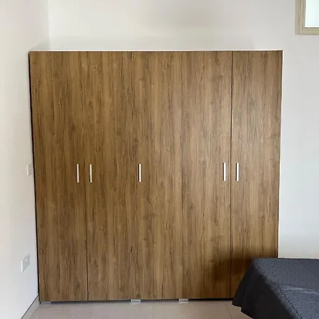 Full Apartment *